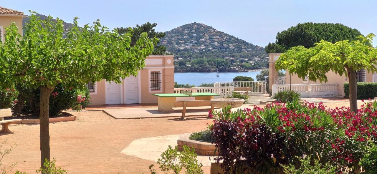 Agay Cap Esterel, Le Village Belvedere T2 Climatise Rez-De-Jardin, Vue Mer, Piscine Et Parking Inclus Saint-Raphael  Exterior photo